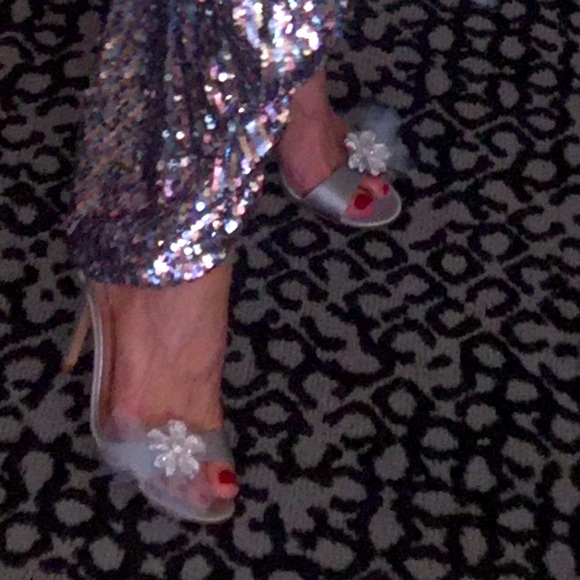 Badgley Mischka silver flower heels - Picture 4 of 10